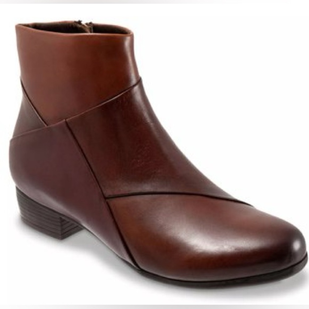 Trotters Maci Bootie Brown Multi in Wide